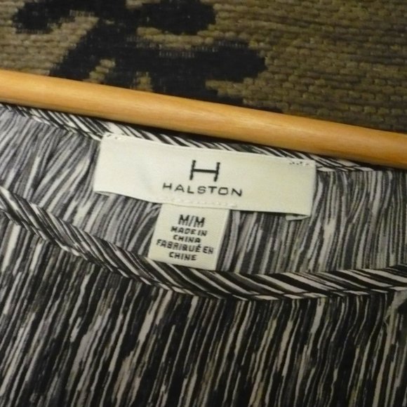 H Halston Black and White Black Pleated Pintuck Tunic Blouse - Picture 8 of 8